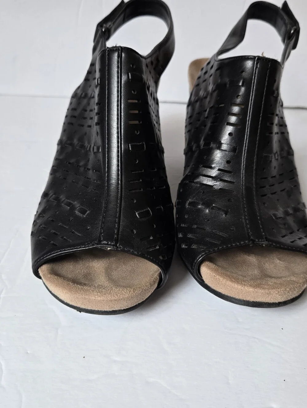 Women’s Black Cut Out Wedge Sandals Ankle strap Size 11 Chinese Laundry